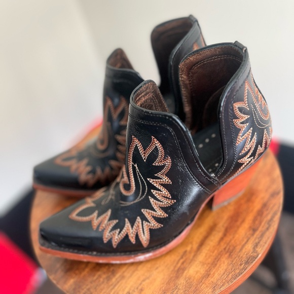 Ariat Black and Brown Ankle Boots - Picture 9 of 9